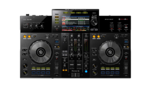 PIONEER DJ XDJ-RR vs DENON DJ SC LIVE 4